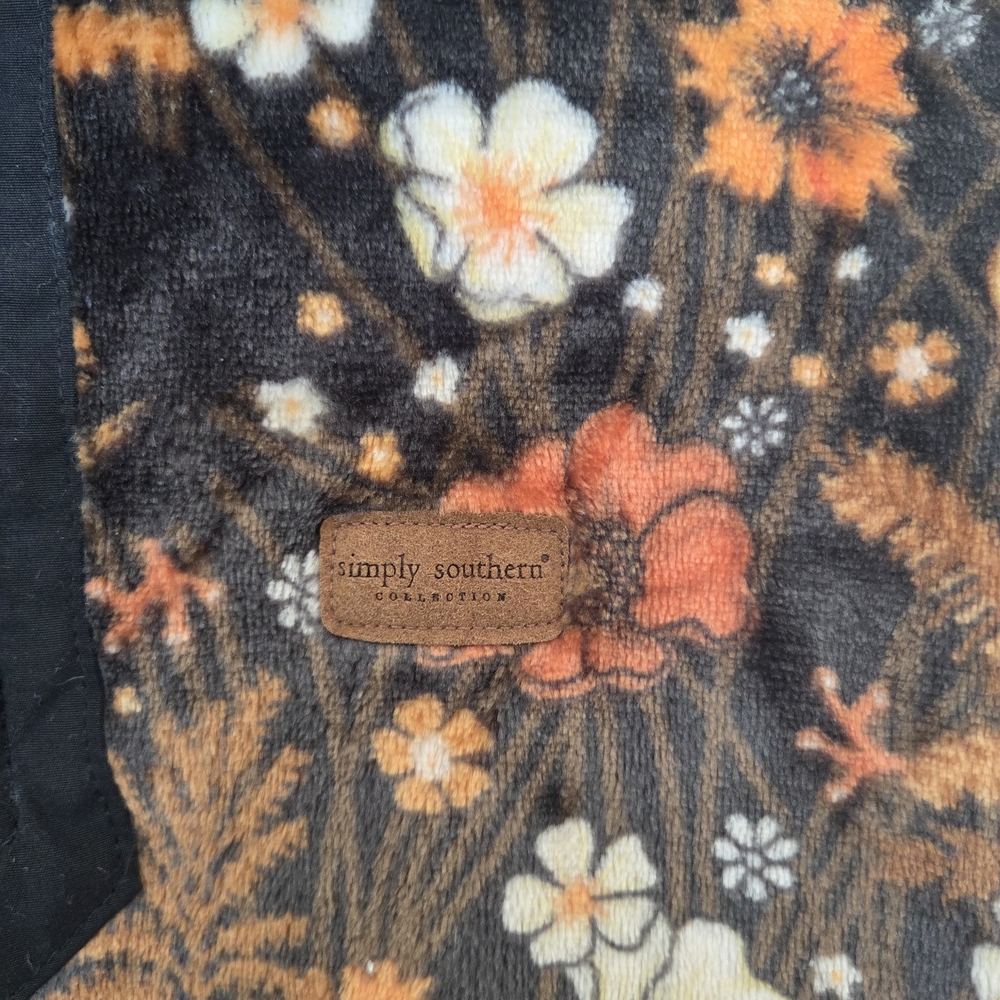 Simply Southern Vintage Floral Fleece - Picture 3 of 5